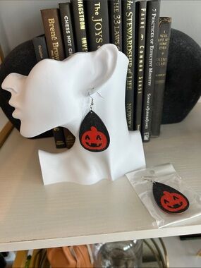 Halloween Pumpkin Teardrop Earrings (NWOT)